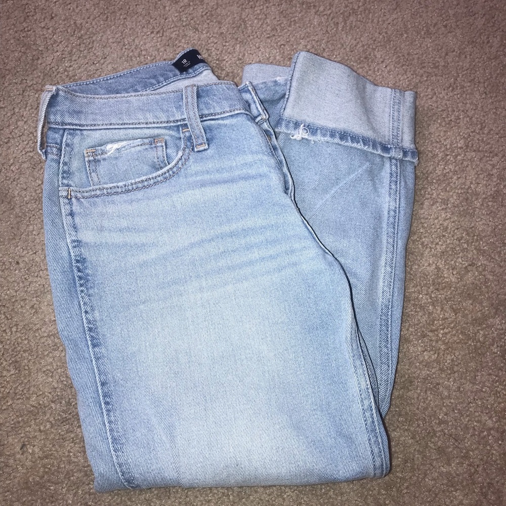 Hollister Crop Boyfriend Jeans